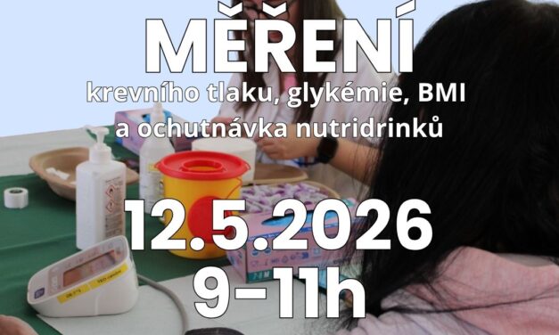 Měření tlaku a glykémie na Den sester v prachatické nemocnici
